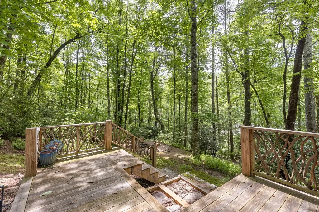 2092 West Christy Trail Sapphire NC 28774