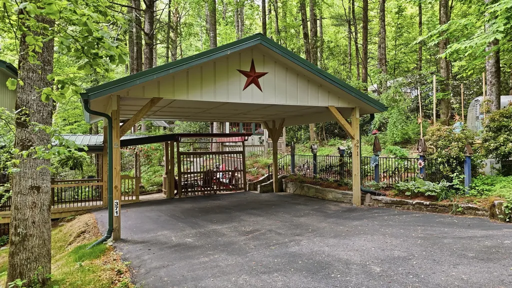 371 Sassafras Gap Road Highlands NC 28741
