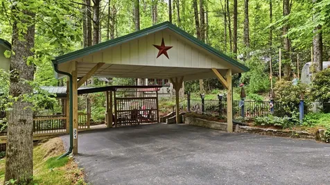 371 Sassafras Gap Road Highlands NC 28741