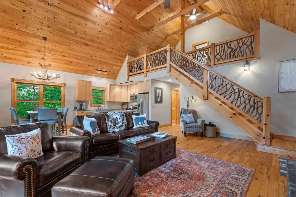 34 Forest Way Highlands NC 28741