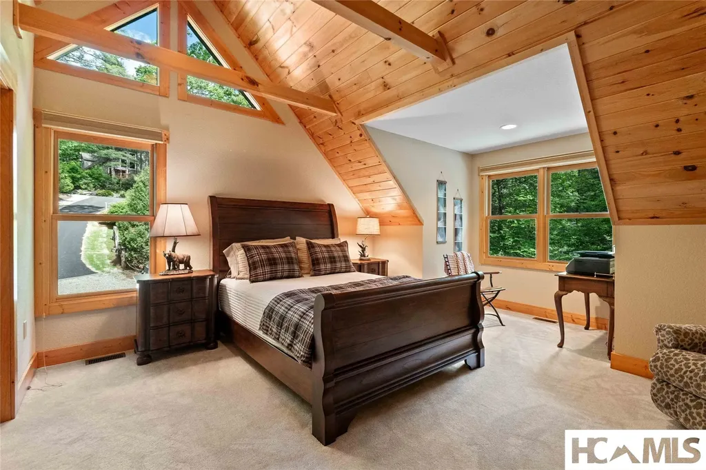 34 Forest Way Highlands NC 28741