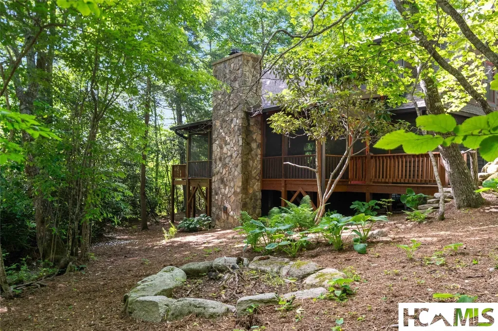 34 Forest Way Highlands NC 28741
