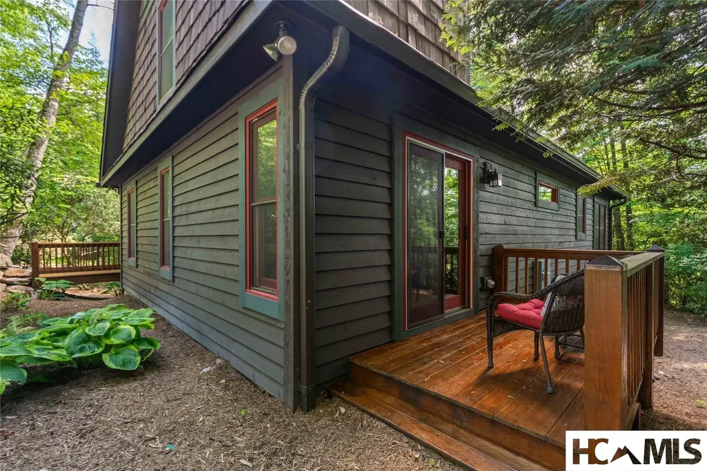 34 Forest Way Highlands NC 28741