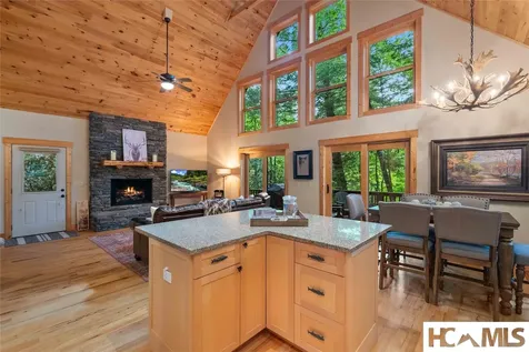 34 Forest Way Highlands NC 28741