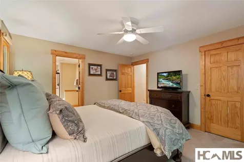 34 Forest Way Highlands NC 28741