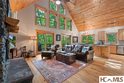 34 Forest Way Highlands NC 28741