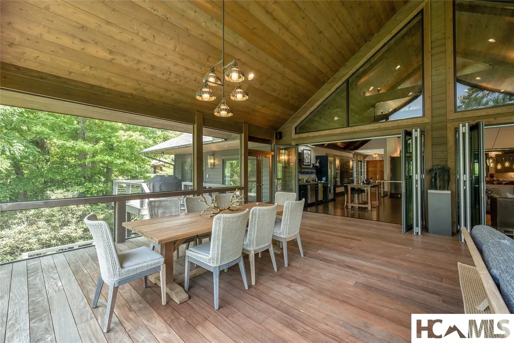 110 Spruce Lane Highlands NC 28741