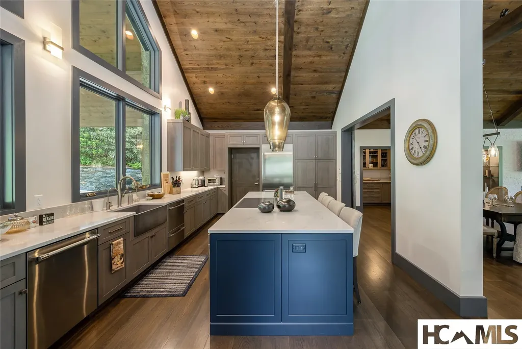 110 Spruce Lane Highlands NC 28741