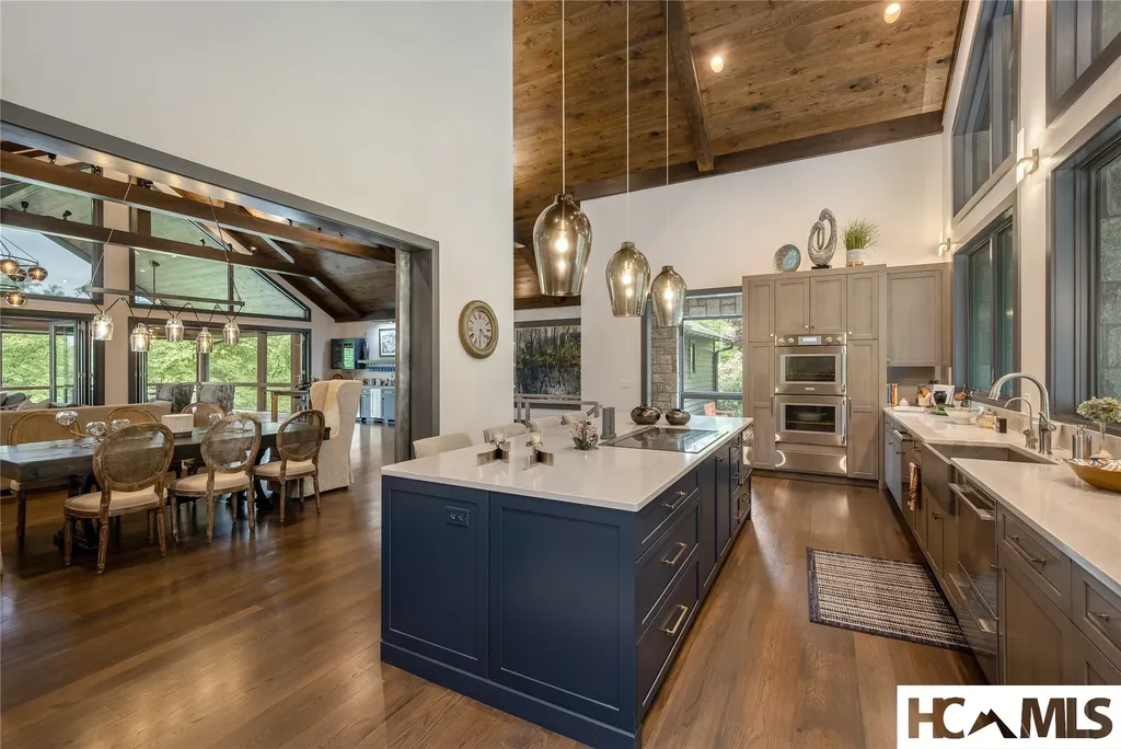 110 Spruce Lane Highlands NC 28741
