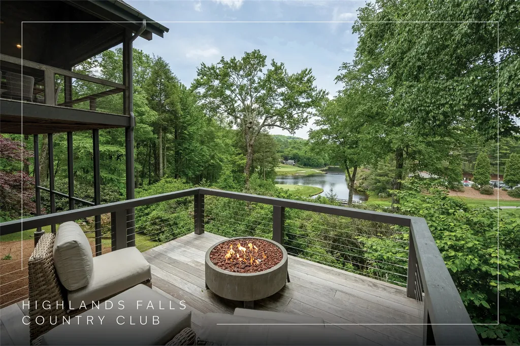 110 Spruce Lane Highlands NC 28741