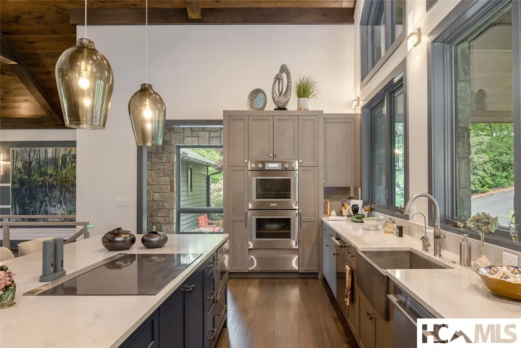 110 Spruce Lane Highlands NC 28741