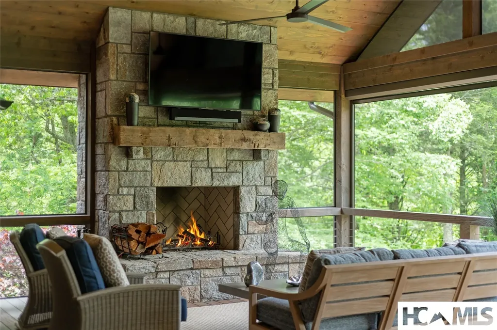 110 Spruce Lane Highlands NC 28741