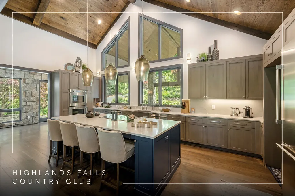 110 Spruce Lane Highlands NC 28741