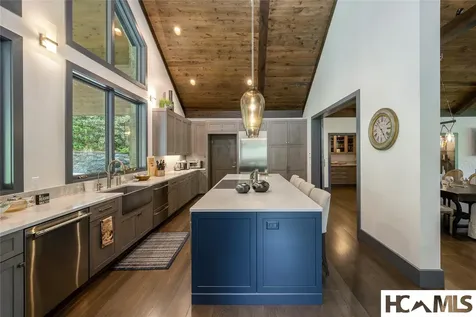 110 Spruce Lane Highlands NC 28741