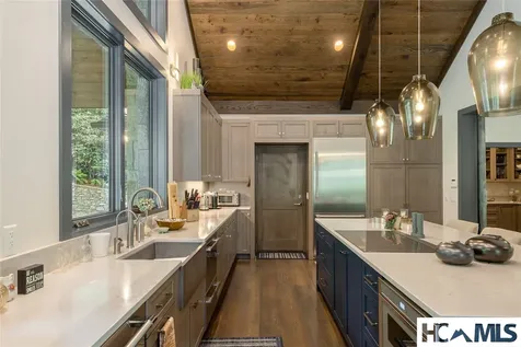 110 Spruce Lane Highlands NC 28741