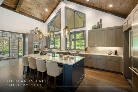 110 Spruce Lane Highlands NC 28741