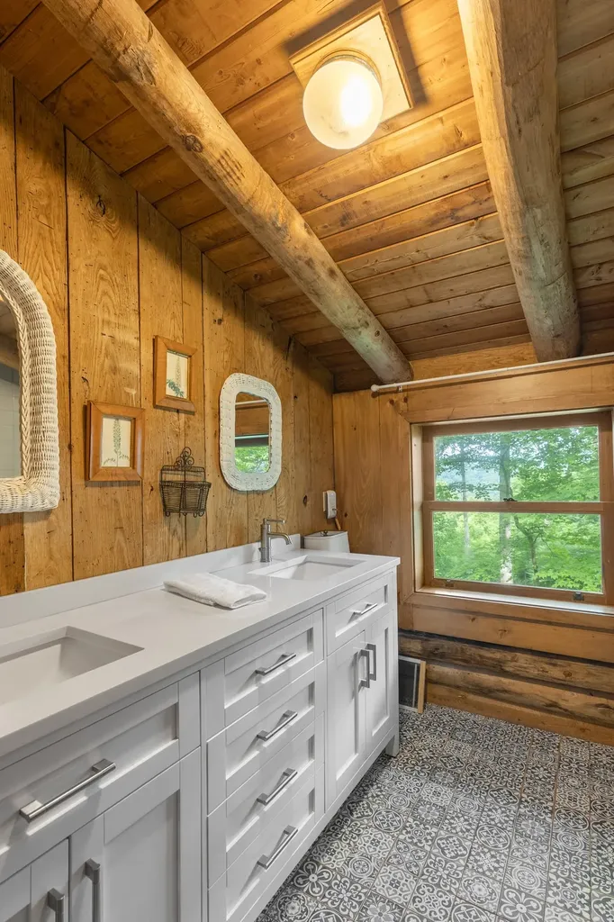 645 Heaton Forest Cashiers NC 28717
