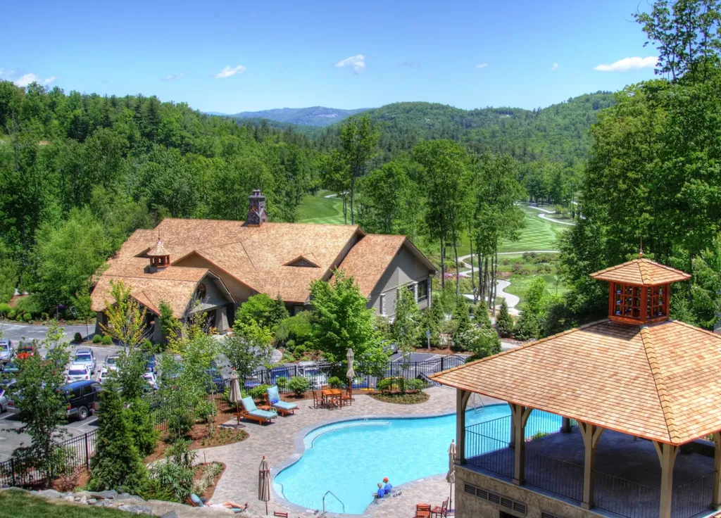 35 Creekwood Court Highlands NC 28741