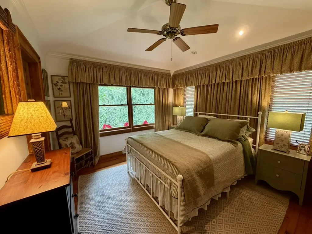 72 Moonlight Lane Highlands NC 28741