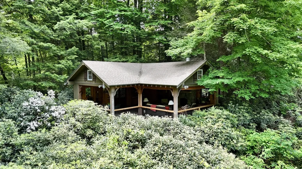 72 Moonlight Lane Highlands NC 28741