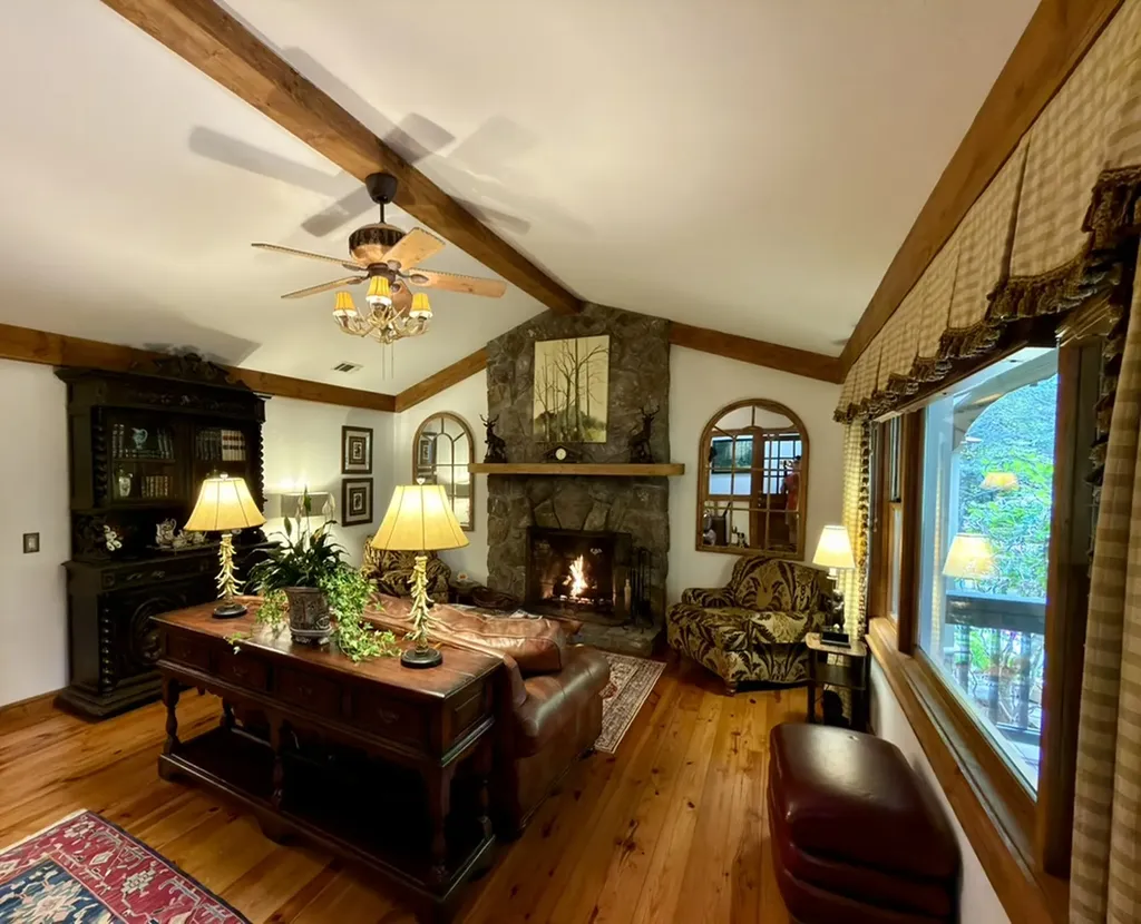 72 Moonlight Lane Highlands NC 28741
