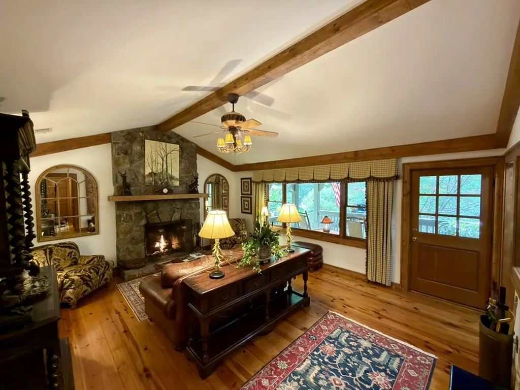 72 Moonlight Lane Highlands NC 28741