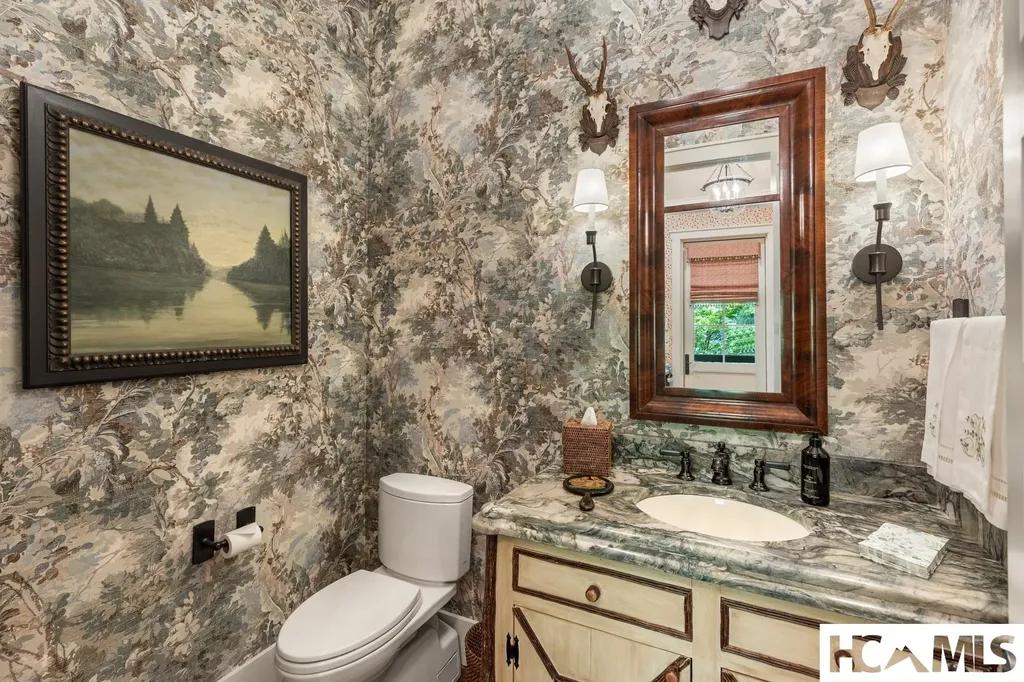 137 Ivygate Lane Cashiers NC 28717