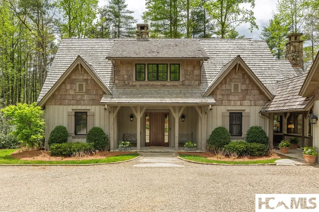 137 Ivygate Lane Cashiers NC 28717