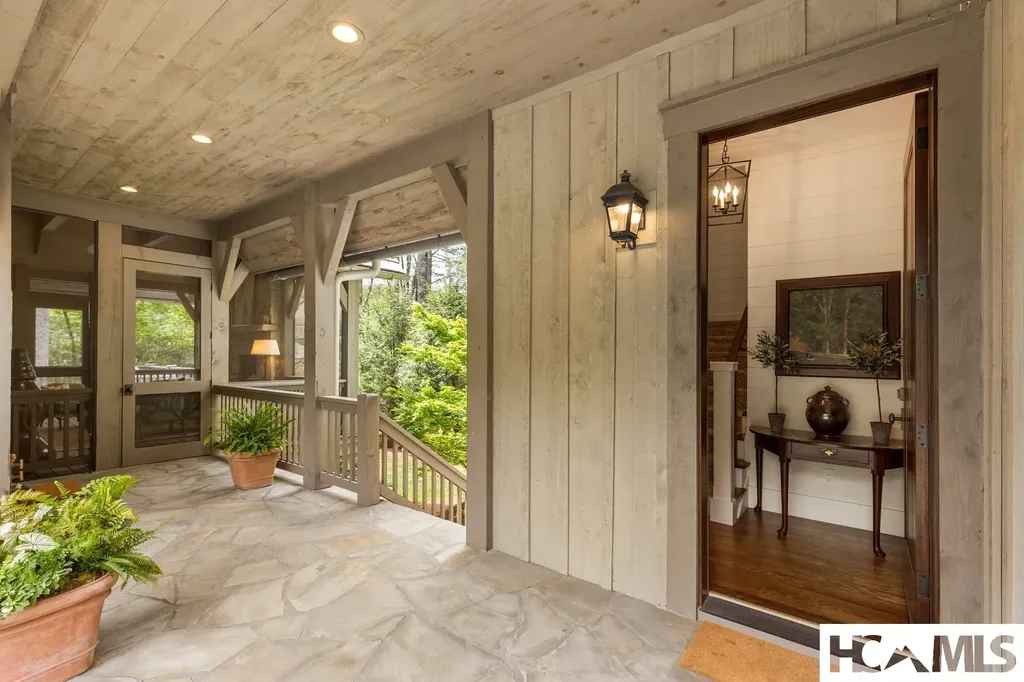 137 Ivygate Lane Cashiers NC 28717