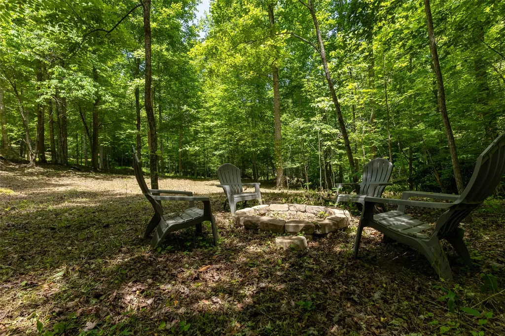 2530 Pilot Knob Road Glenville NC 28736