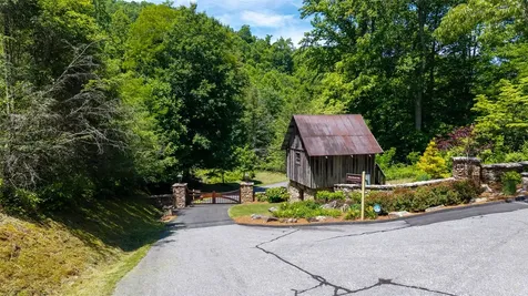 2530 Pilot Knob Road Glenville NC 28736