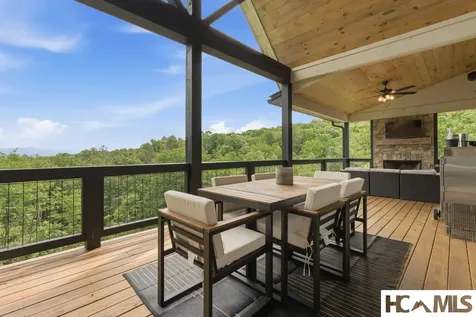 2276 Breedlove Road Glenville NC 28736
