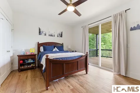 2276 Breedlove Road Glenville NC 28736