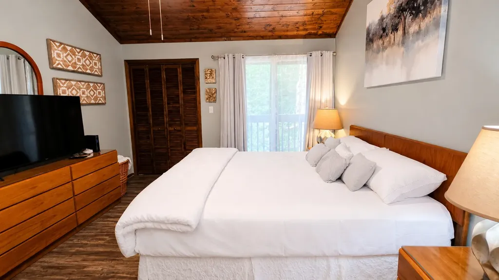 19 Emerald Road Sapphire NC 28774