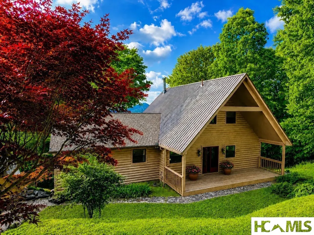 2017 Big Ridge Road Glenville NC 28736