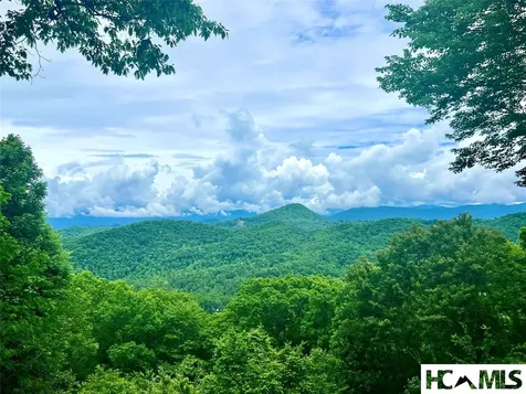 2017 Big Ridge Road Glenville NC 28736