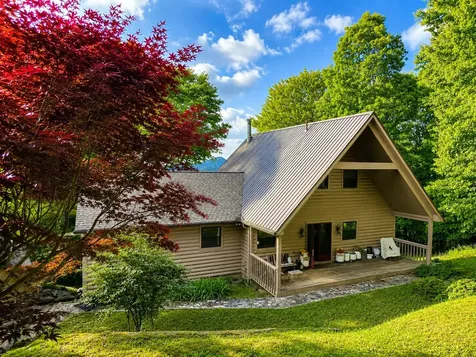 2017 Big Ridge Road Glenville NC 28736