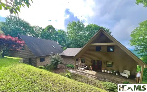 2017 Big Ridge Road Glenville NC 28736
