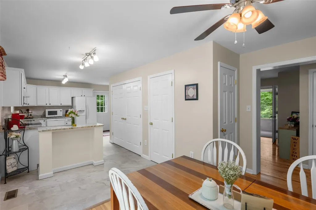 125 Round Mountain Road Brevard NC 28712