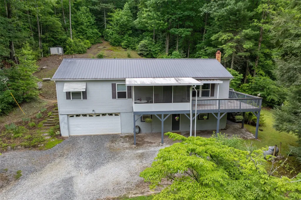 125 Round Mountain Road Brevard NC 28712