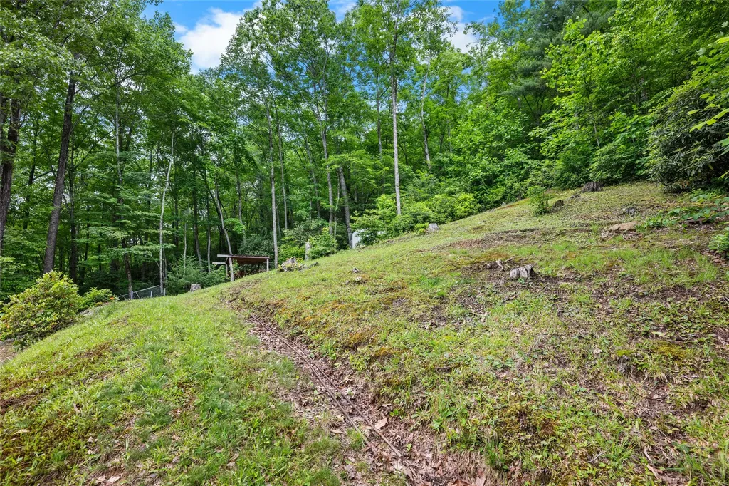 125 Round Mountain Road Brevard NC 28712
