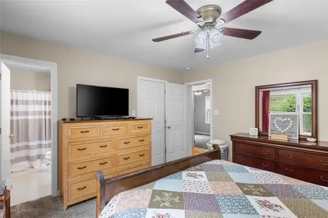 125 Round Mountain Road Brevard NC 28712