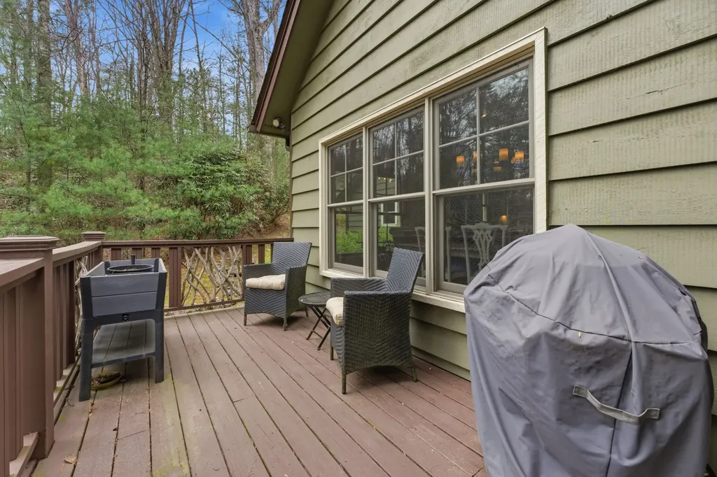 2469 Upper Whitewater Road Sapphire NC 28774