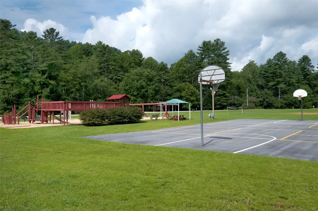 2469 Upper Whitewater Road Sapphire NC 28774