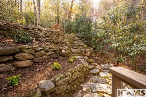 1527 Wandering Ridge Road Cashiers NC 28736