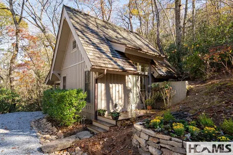 1527 Wandering Ridge Road Cashiers NC 28736