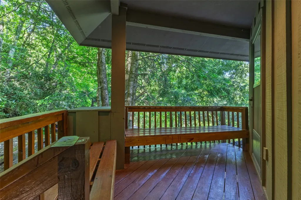 594 Highgate Road Highlands NC 28741