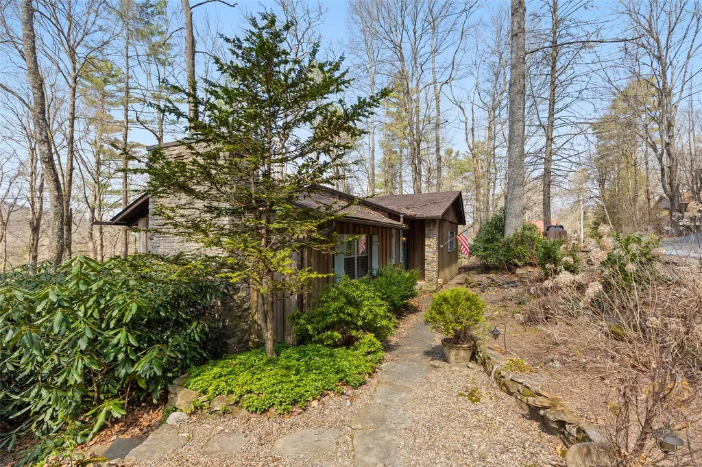 86 Dogwood Drive Highlands NC 28741