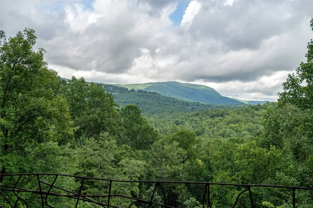 327 Golf View Road Sapphire NC 28774