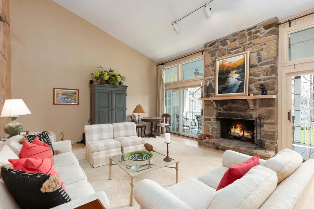 24 E Toxaway Shores Lake Toxaway NC 28747